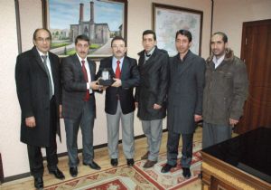 MAGESDER Altınok'a plaket verdi